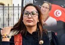 Vidéo : Arrestation de Chaima Issa : l’activiste tunisienne interpellée lors d’une manifestation pour la liberté