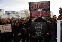 La Tunisie à la croisée des chemins : Analyse multidimensionnelle d’une transition inachevée